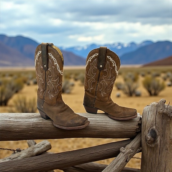 Tony Lama Shoes - Tony Lama Cowboy Boots Women’s 7B Brown Leather Western Square Toe VF6007